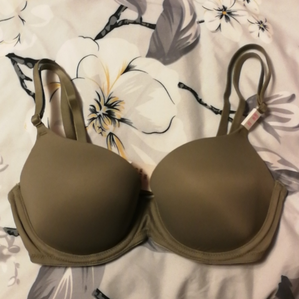 VS PINK | Everywhere Lightly Lined Army Green Bra